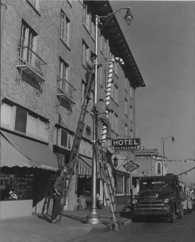 The Hotel Petaluma in 1945, when the Lanai Lounge filled the bottom floor where The Shuckery sits today. SONOMA COUNTY LIBRARY HERTIAGE COLLECTION