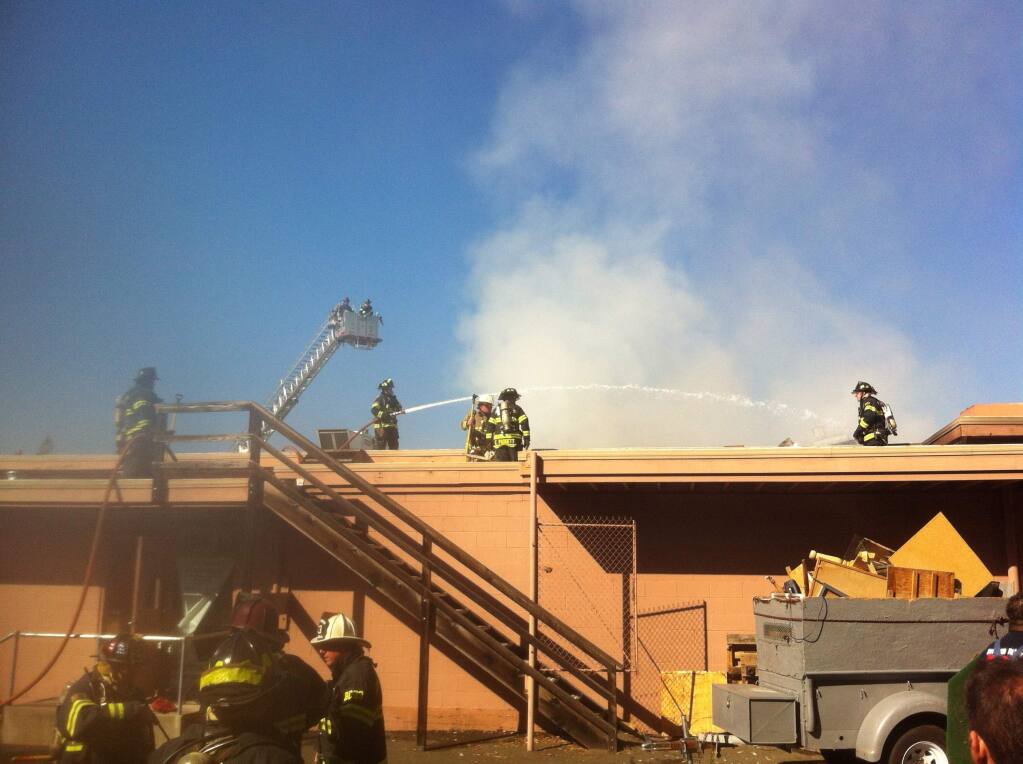 Crews battle a fire on Riverside Drive in Sonoma Valley on Thursday, Nov. 6, 2014. (KENT PORTER/ PD)
