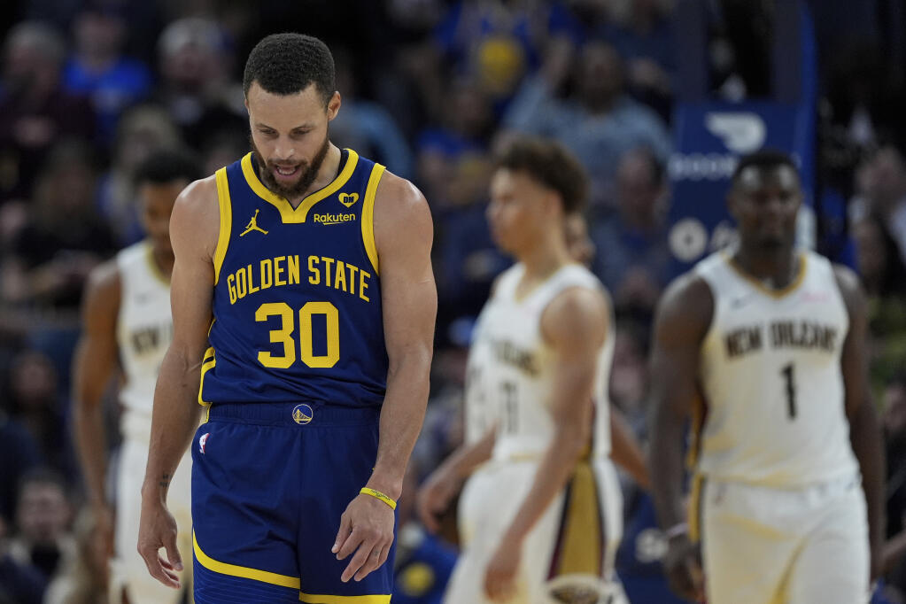 Golden State Warriors guard Stephen Curry (30) reacts after missing a shot against the New Orleans Pelicans during the second half of an NBA basketball game Friday, April 12, 2024, in San Francisco. (AP Photo/Godofredo A. Vásquez)