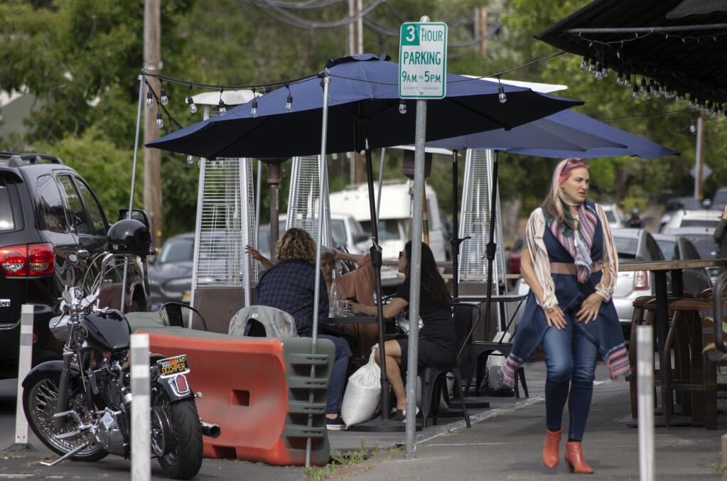The parklet at B&V Whiskey Bar and Grille on First Street East on Friday, June 3, 2022. (Robbi Pengelly/Index-Tribune)