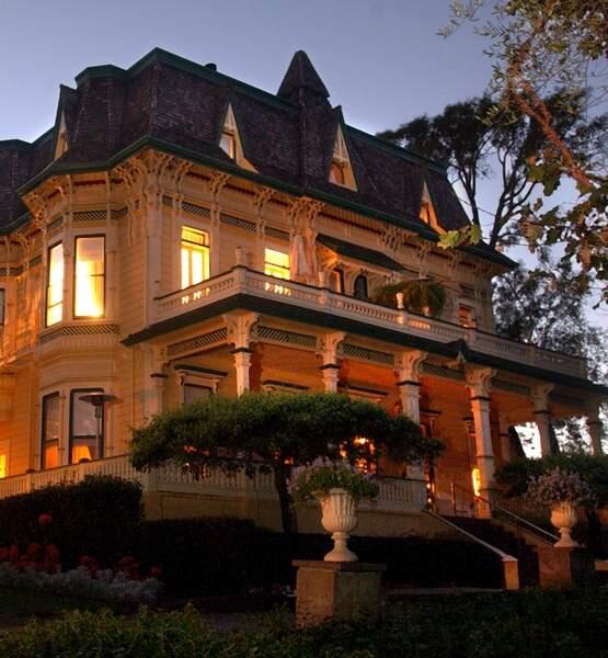 Madrona Manor Inn, in the hills above the Dry Creek Valley, was built in 1881. It features an inn and restaurant.