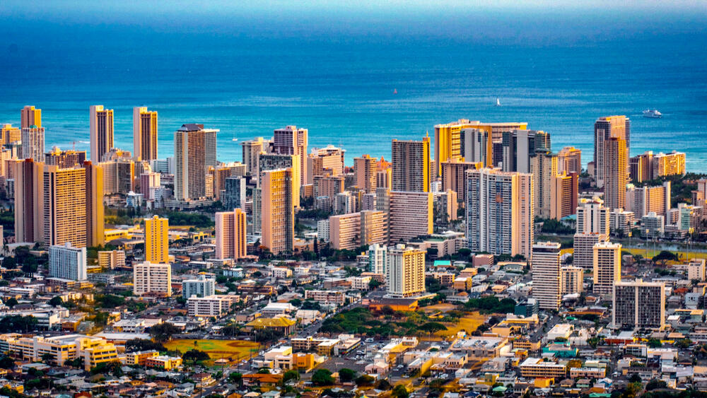 Honolulu, Hawaii (Hulabear / Shutterstock)