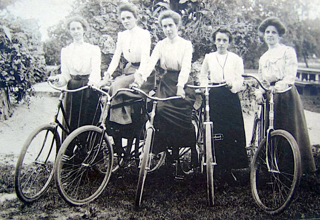 “The picture of free, untrammeled womanhood,” said Susan B. Anthony, describing her pleasure at seeing so many women taking to the bicycle. (PUBLIC DOMAIN)