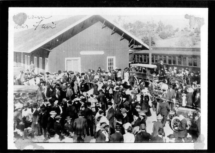 Citrus Fair goers at the Cloverdale train station, circa 1915. (Courtesy of the Sonoma County Library- Sonoma Heritage Collection)