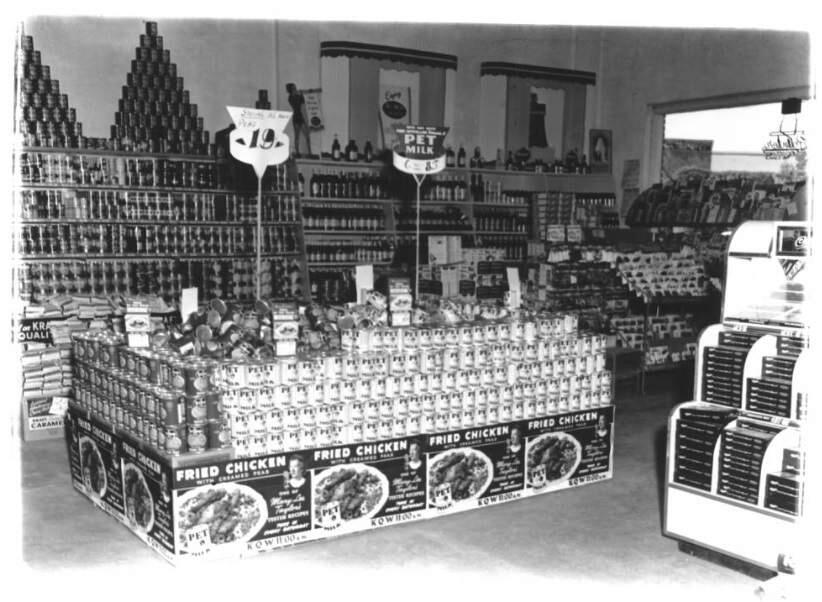 A milk display at Petaluma Grocery in 1958. (SONOMA COUNTY LIBRARY HERITAGE COLLECTION)