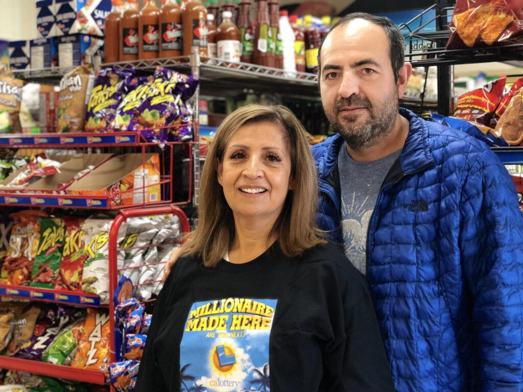 Raquel y Gilberto Campos, dueños de Super Latino Market sobre Sebastopol Road en Roseland. Ricardo Ibarra / La Prensa Sonoma