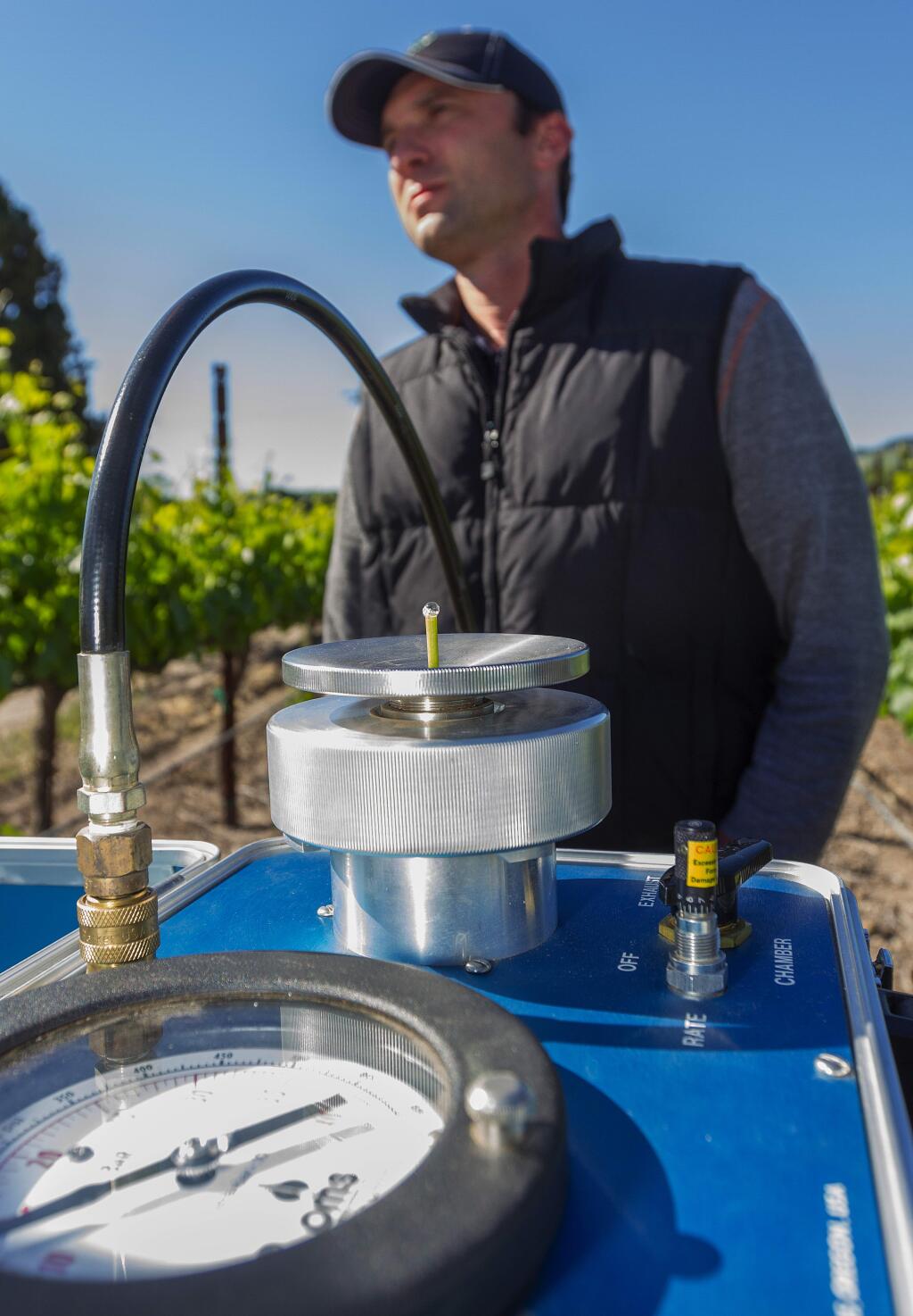Robbi Pengelly/Index-TribuneSangiacomo Family Vineyards uses asensor from Tule technologies that measures the amount of water that evaporates by wind eddies.