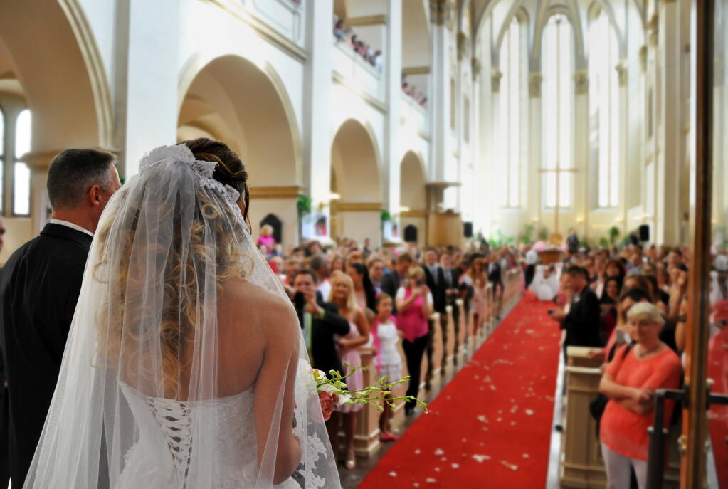 Large indoor events like weddings can resume starting Feb. 11. (Shutterstock)