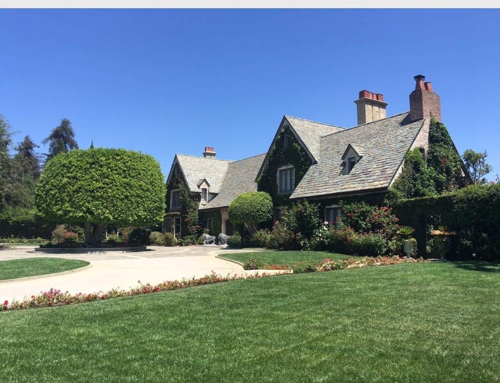 The Playboy Mansion sister house, home of Daren Metropoulos since 2009. He purchased the Playboy Mansion in August of 2016 and intends to eventually reconnect the two estates on the 7.3 acre compound. (PRNewsFoto/Metropoulos & Co.)