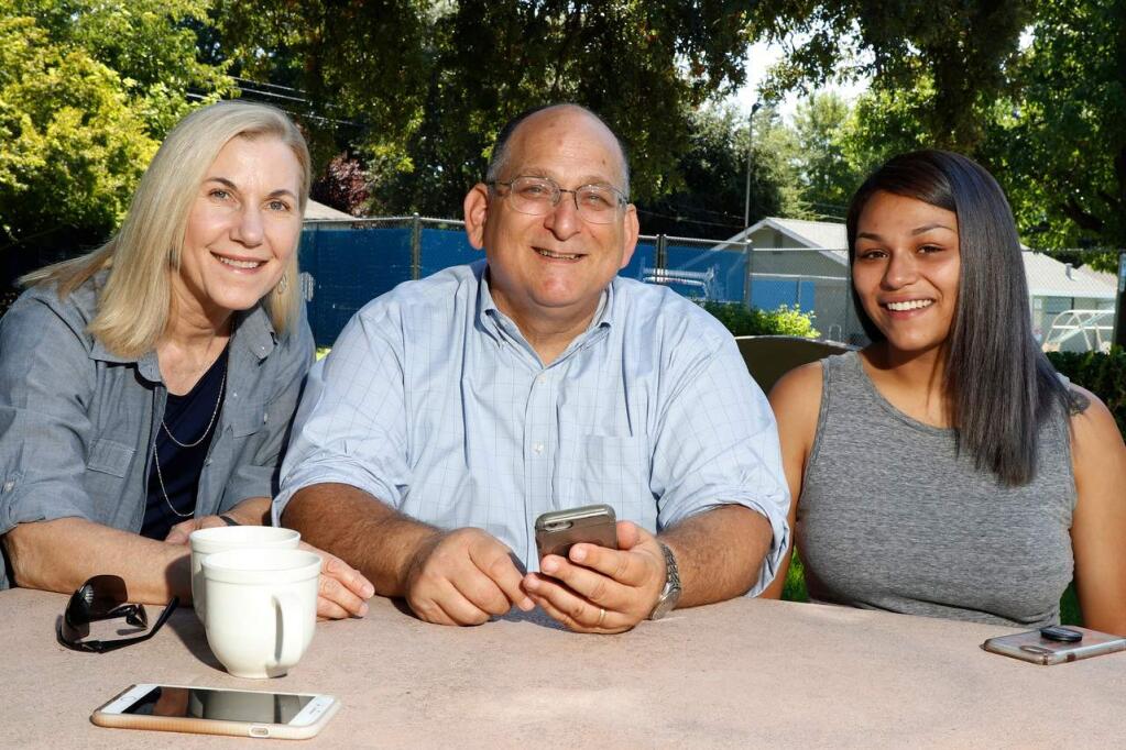 Gregg Fishman with his wife, Debra, at left, and daughter Danielle. (Gregg Fishman)