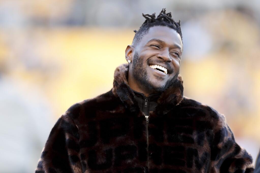 Pittsburgh Steelers wide receiver Antonio Brown stands on the sideline before an NFL football game against the Cincinnati Bengals, Sunday, Dec. 30, 2018, in Pittsburgh. (AP Photo/Don Wright)