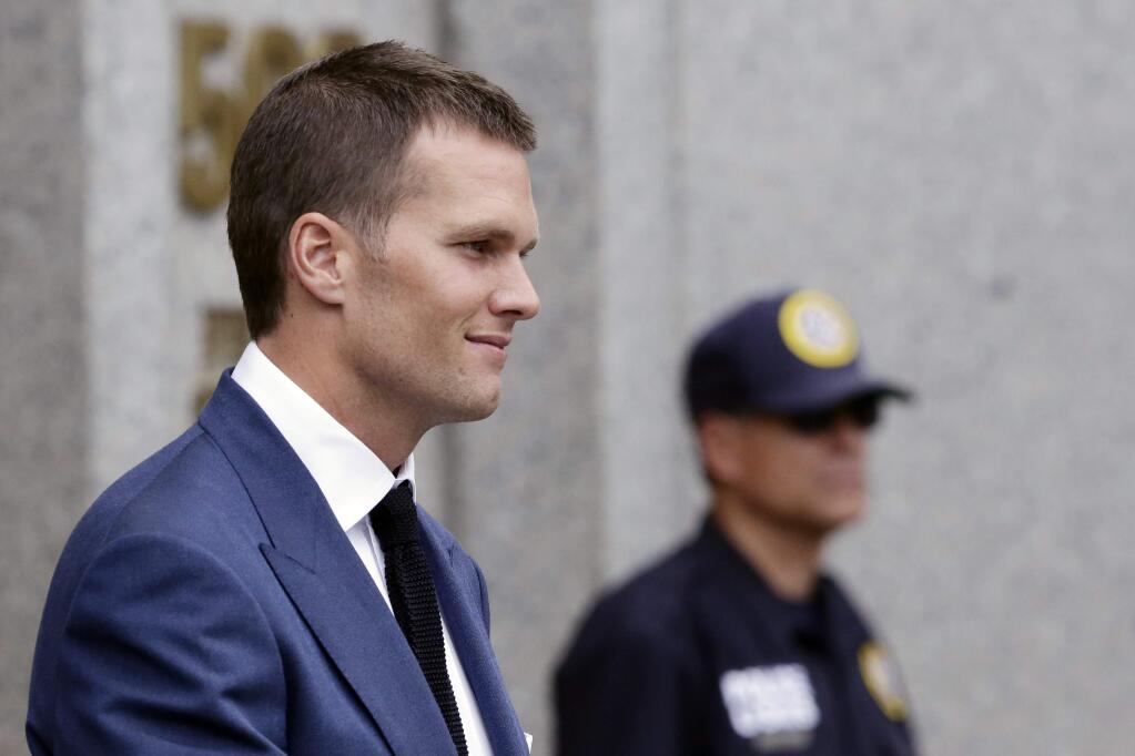 New England Patriots quarterback Tom Brady leaves federal court Monday, Aug. 31, 2015 in New York. Last-minute settlement talks between lawyers for NFL Commissioner Roger Goodell and New England Patriots quarterback Tom Brady have failed, leaving a judge to decide the fate of 'Deflategate.'(AP Photo/Mark Lennihan)