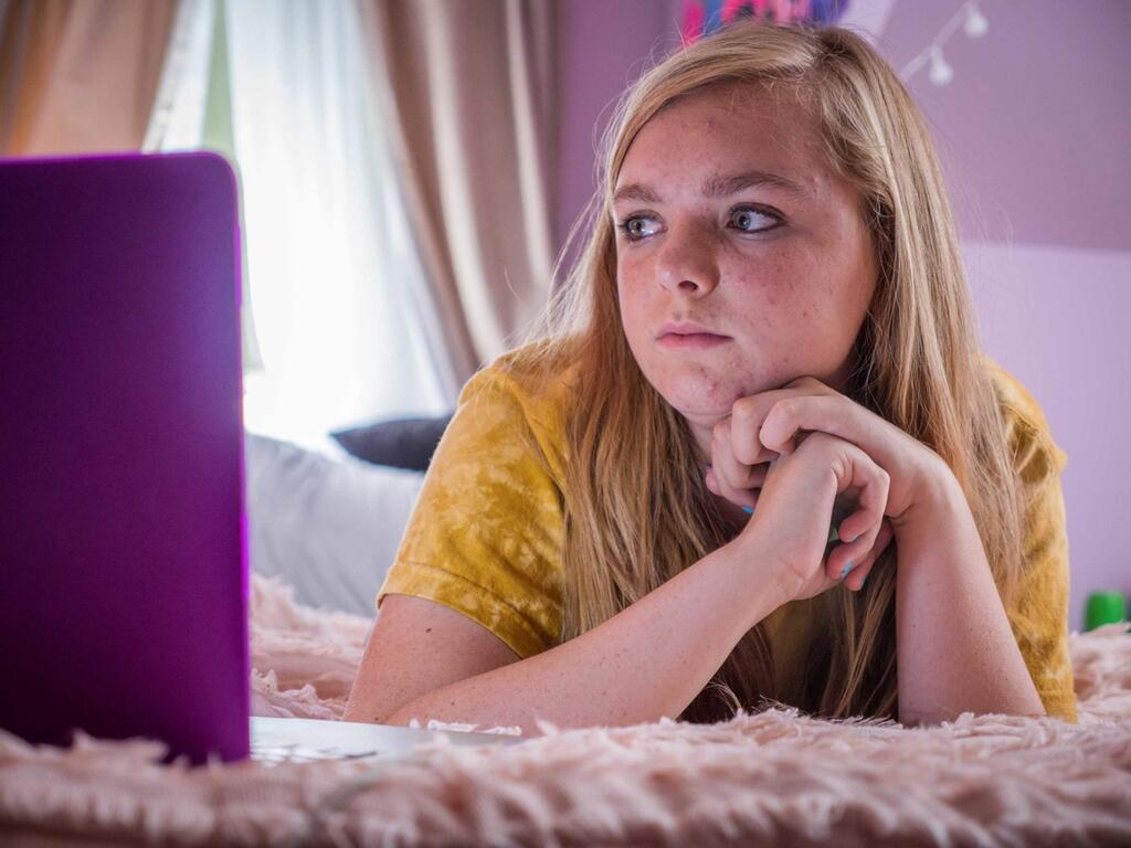 Thirteen-year-old Kayla (Elsie Fisher) endures the tidal wave of contemporary suburban adolescence as she makes her way through the last week of middle school -- the end of her thus far disastrous eighth grade year before she begins high school. (A24)