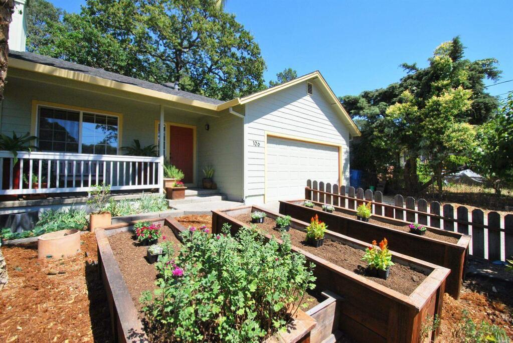 106 Hooker Ave. in Sonoma is listed at $639,000. Listing Agent: Marguerita Castanera, Courtesy of: CENTURY 21 Wine Country, Office Phone: 707-938-5830 (WWW.NORTHBAYHOUSESFORSALE.COM)