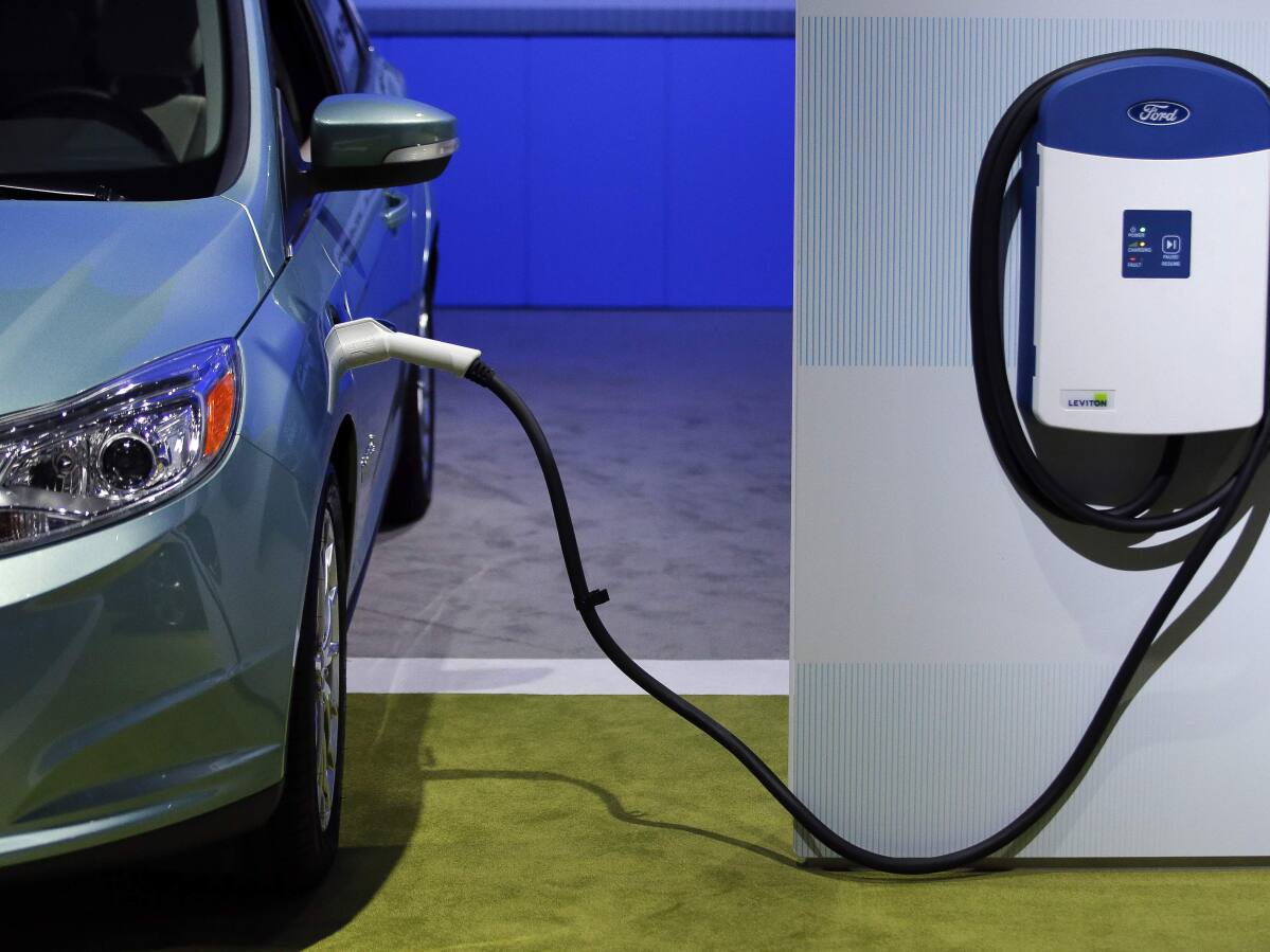Gas-powered cars get a California expiration date