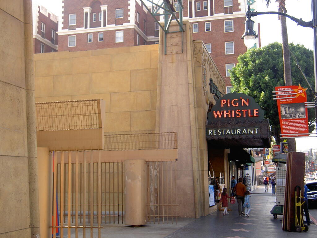 The Pig ’N Whistle restaurant and bar, home of the Cloak & Dagger club, on Hollywood Boulevard in Los Angeles, shown in an undated photo (Jason Duplissea/Shutterstock)