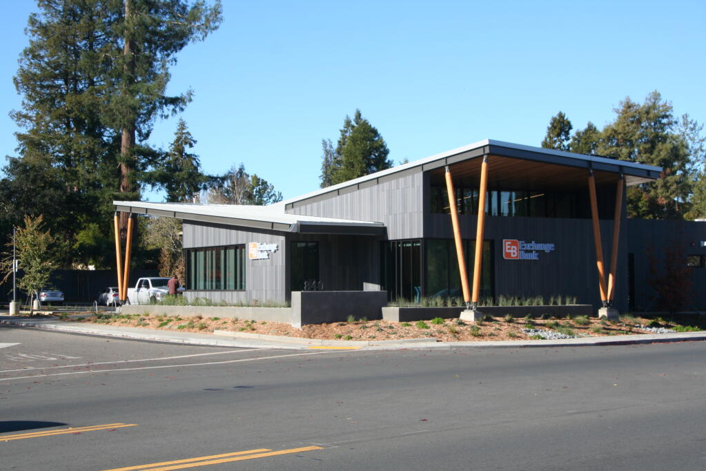 The Exchange Bank Sebastopol branch office entrance and ATM, seen here on Nov. 20, 2020, are located under a dramatic shade canopy supported by Douglas fir poles. (courtesy of TLCD Architecture)