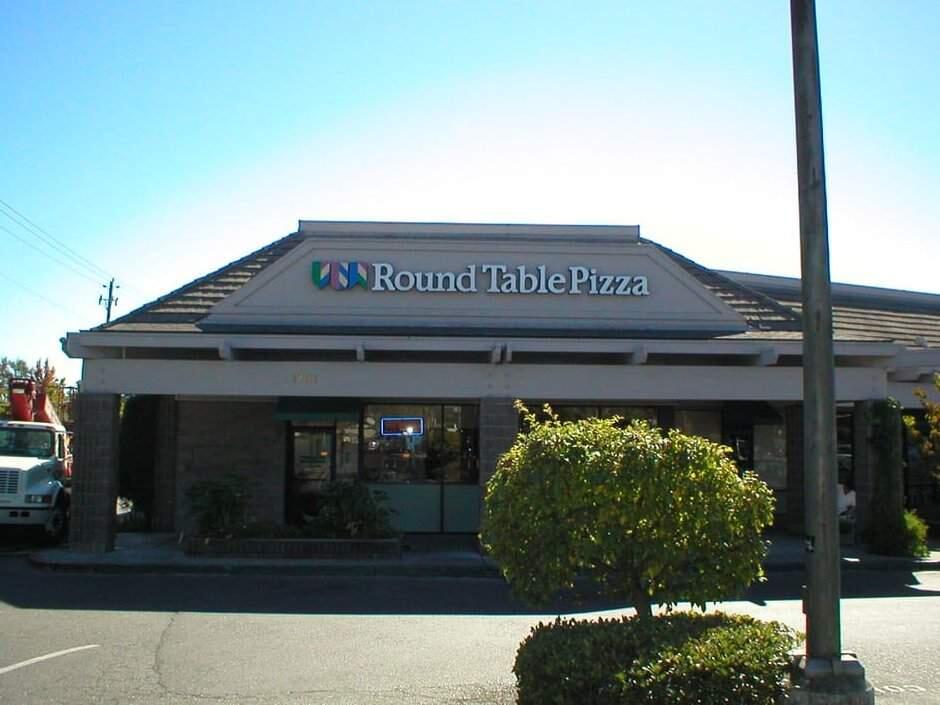 A man armed with a handgun robbed the Round Table Pizza on Marlow Road in Santa Rosa on Sunday, June 17, 2018. (YELP)