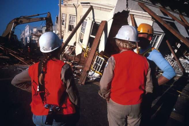 A search and rescue team works in the Marina District following the Loma Prieta earthquake on Oct. 17, 1989. (J.K. Nakata/USGS)