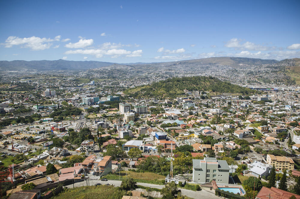 A view of an upscale neighborhood in the city of Tegucigalpa in Honduras. (darioayala / Shutterstock)