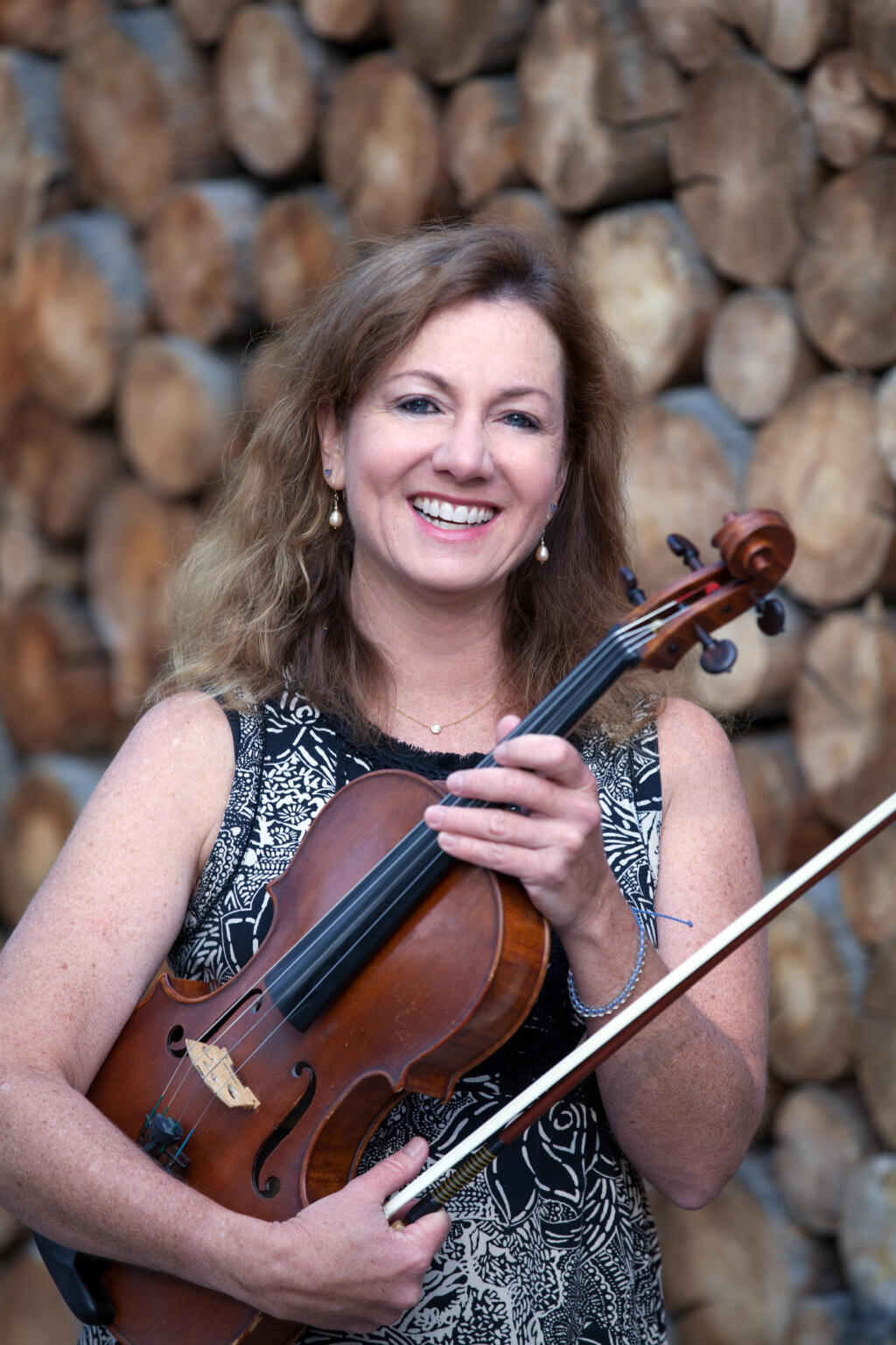As this season’s artistic partner for the Santa Rosa Symphony, Elizabeth Prior will be featured during this weekend’s concerts as the soloist in Ralph Vaughan Williams’ “Flos Campi (Flower of the Field)”: Suite for Viola, Orchestra and Chorus. (Caroline Woodham)