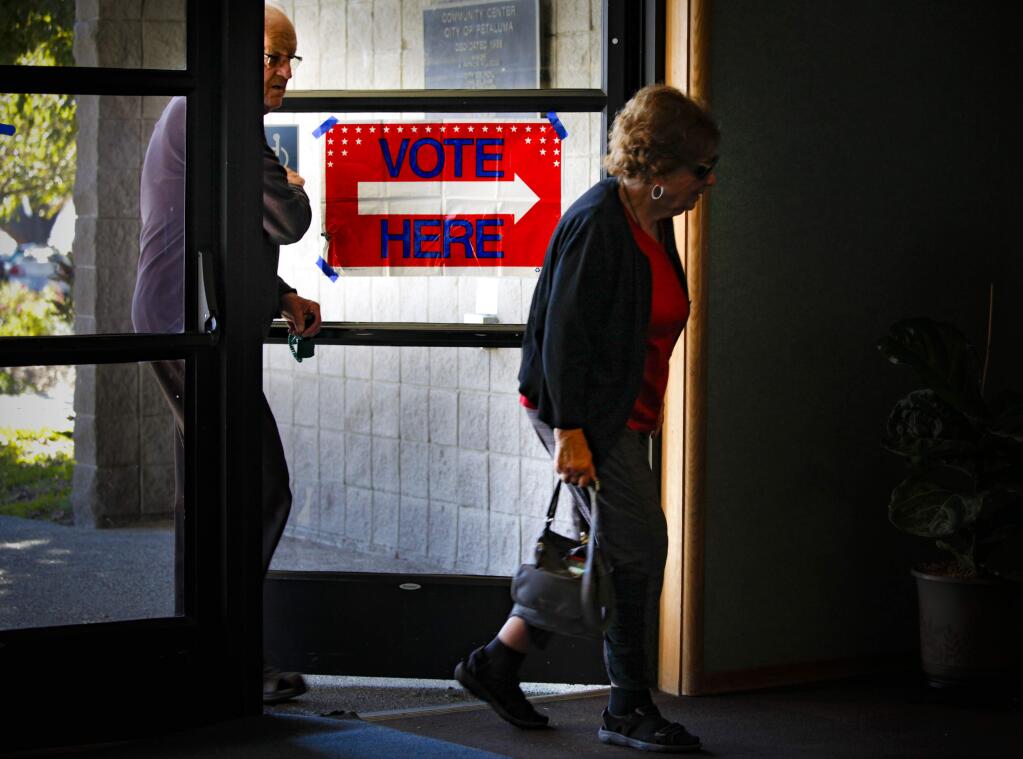 A large turnout of Petaluma voters practice their right and civic duty on Election Day.  (CRISTINA PASCUAL/ARGUS-COURIER STAFF)