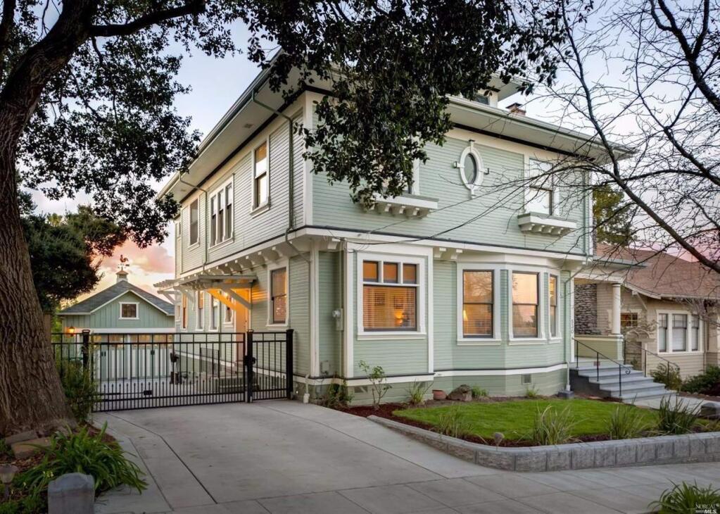 530 Oak Street is a historic 4 bedroom, 2.5 bath home on the market in Petaluma for $1.4 million. Take a peek inside! Property listed by Timo Rivetti/ Keller Williams Realty, timorivetti.com, (707)447-8396 (Courtesy of NORCAL MLS)