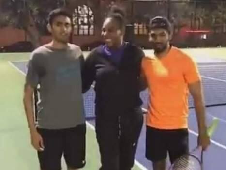 Tennis star Serena Williams surprises two tennis players while in San Francisco's Dolores Park on Sunday, Feb. 26, 2017. Williams shared the story on her Snapchat account. (SERENA WILLIAMS/ SNAPCHAT)