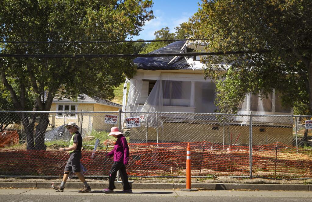 Petaluma, CA, USA._Tuesday, April 16, 2019. Construction continues on the Lafferty Community homes on Sunnyslope in West Petaluma. (CRISSY PASCUAL/ARGUS-COURIER STAFF)
