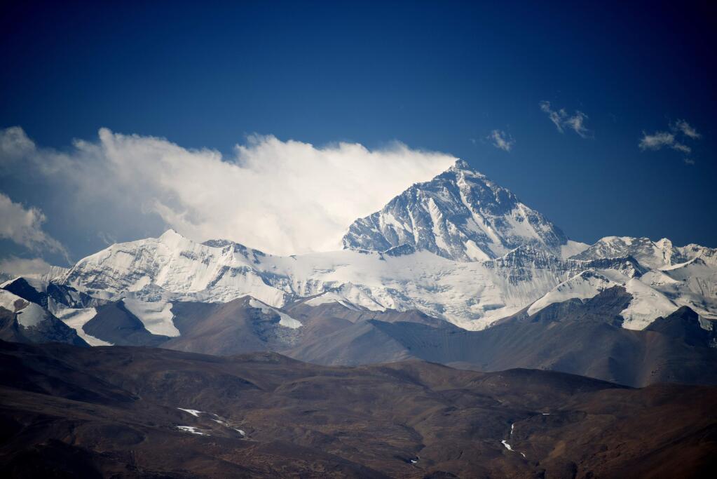 Mount Everest (DAVE OHLSON)