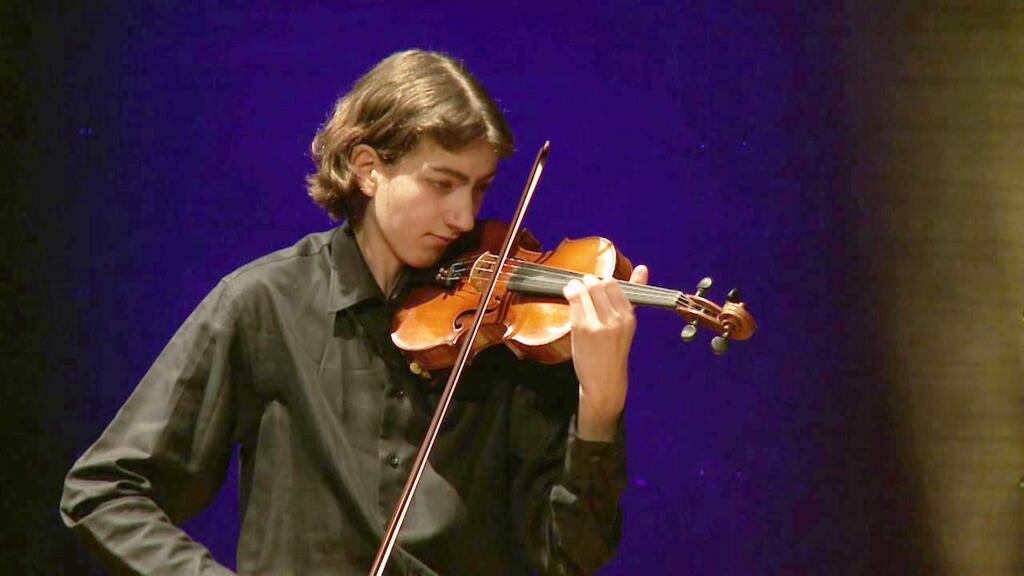 Violinist Stephen Waarts