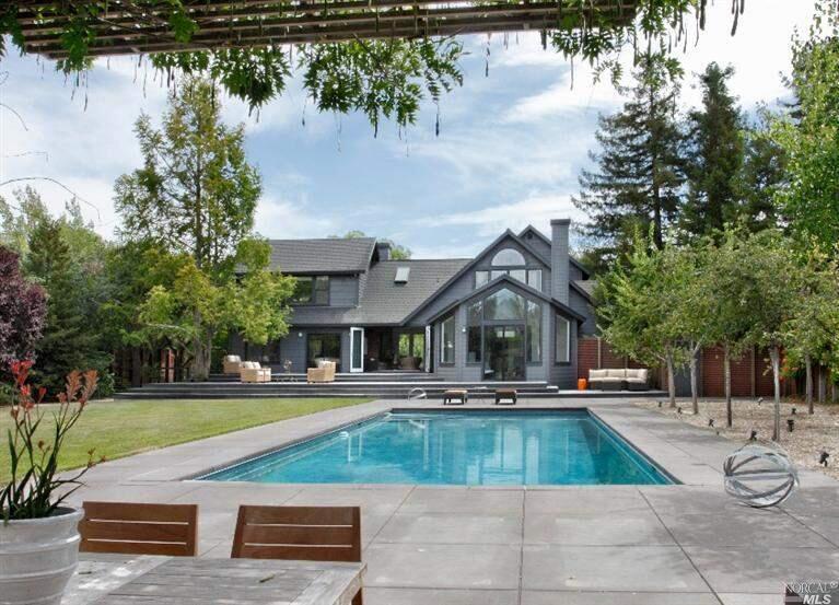 885 Napa Rd, Sonoma sold for $2.8M on Aug. 13. Property Listed by Tina Shone, Sotheby's International Realty. 707-933-1515, www.realestate-sonomavalley.com (Photo by NORCAL Multiple Listing Services)