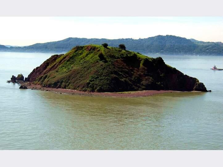 Red Rock Island in the San Francisco Bay, which was once listed at $22 million, is now for sale at the bargain price of $5 million. (privateislandsonline.com)