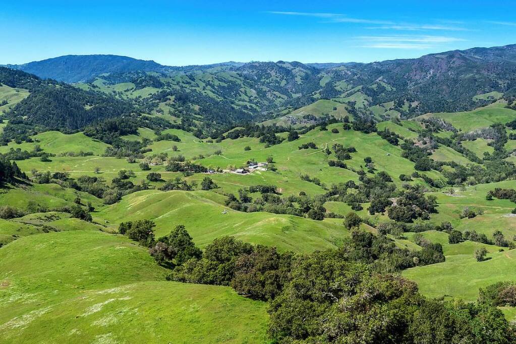 Knights Valley, in northern Sonoma County, including the historic Santa Angelina Ranch in the foreground. (WWW.SANTAANGELINARANCH.COM)