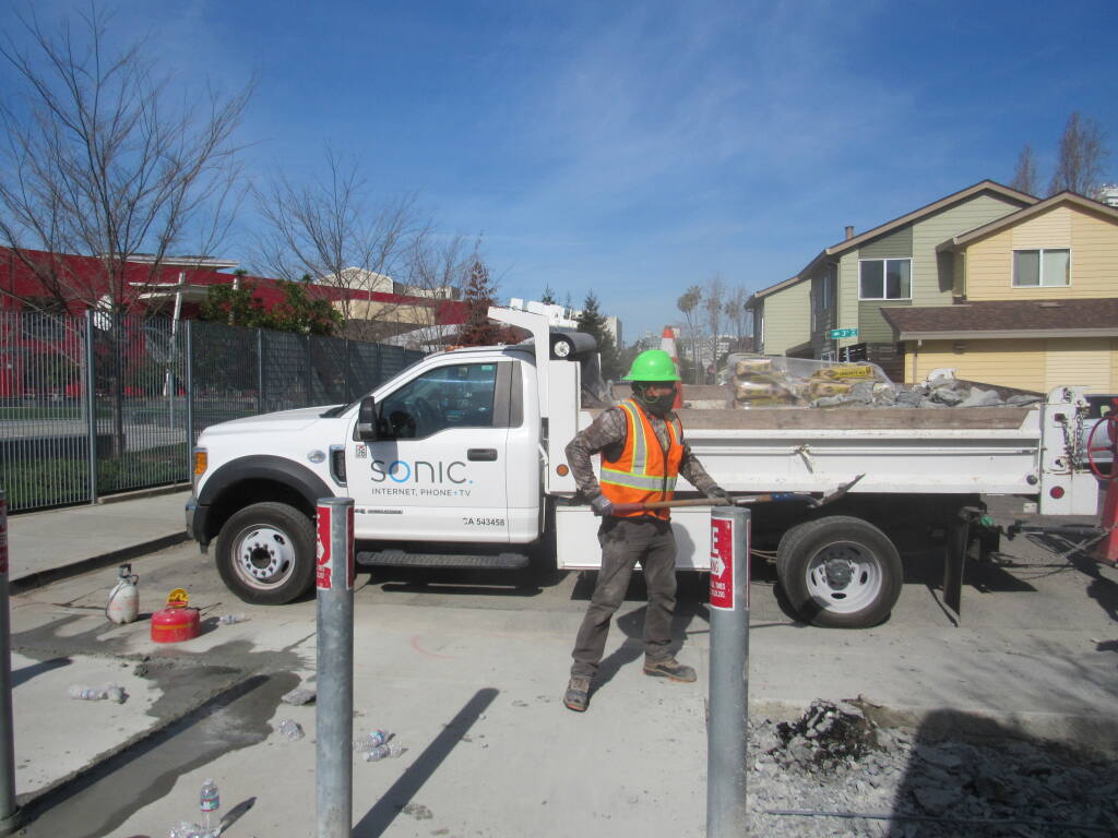 A Sonic crew installs gigabit fiber optic lines in Oakland on Tuesday, March 2, 2021. (courtesy of Sonic)