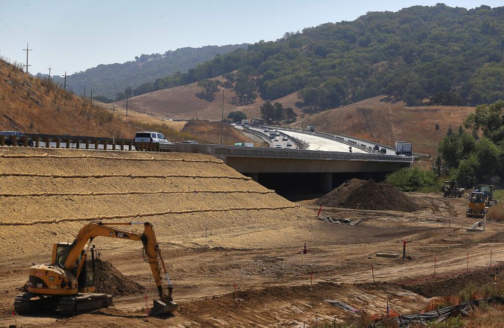 Construction work continues on Highway 101 bridge at San Antonio Creek on Tuesday, Sept. 4, 2018. (CHRISTOPHER CHUNG/ PD)