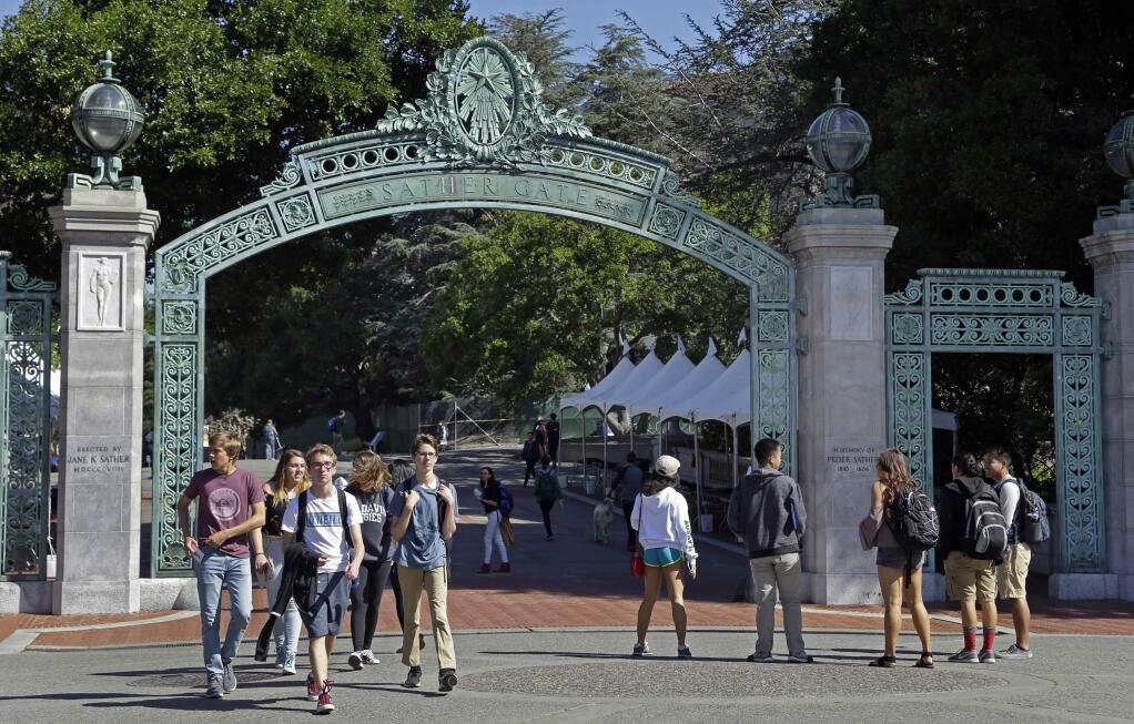 UC President Janet Napolitano wants the nine-campus UC system to guarantee admission for qualified students from the state's community colleges. (BEN MARGOT / Associated Press)