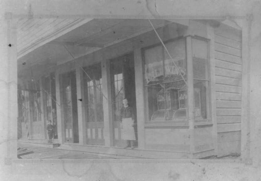 The exterior of Baldwin Restaurant and Bakery at 912 and 914 Western Avenue in 1896. (SONOMA COUNTY LIBRARY HERITAGE COLLECTION)