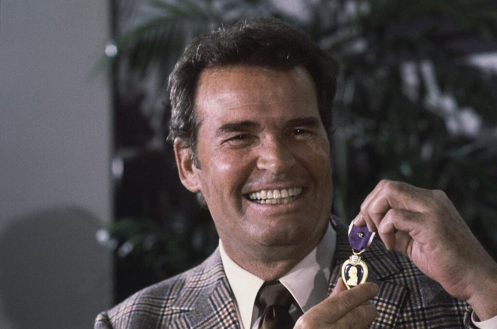 Actor James Garner, wisecracking star of TV's 'Maverick' who went on to a long career on both small and big screen, died Saturday July 19, 2014 according to Los angeles police. He was 86. Photo taken in 1983. (AP Photo/Lennox McLendon, File)