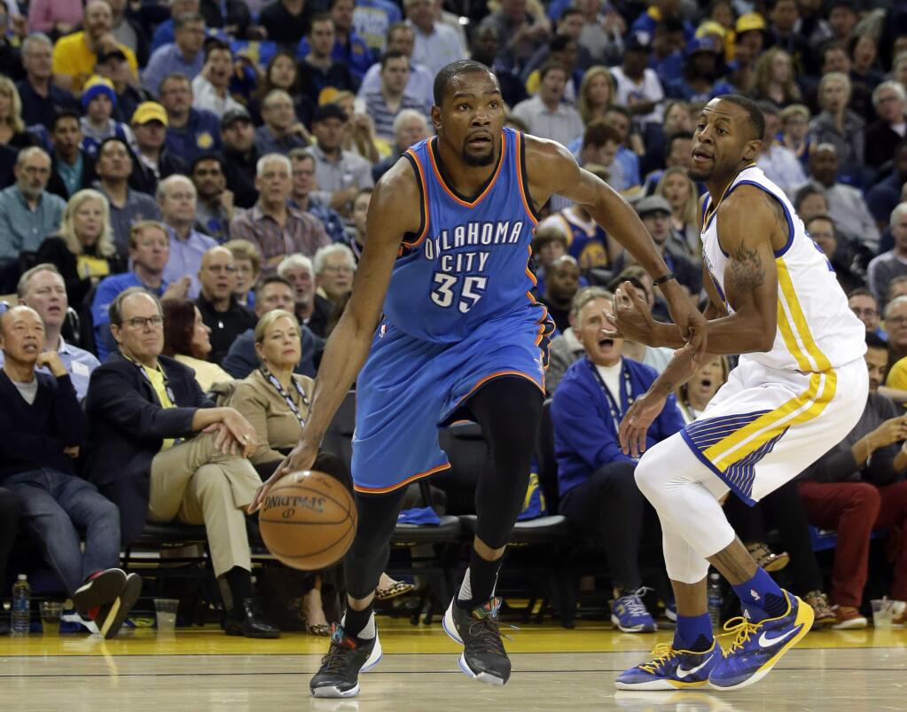 Oklahoma City Thunder's Kevin Durant (35) during agame against the Golden State Warriors Thursday, March 3, 2016, in Oakland. (AP Photo/Marcio Jose Sanchez)