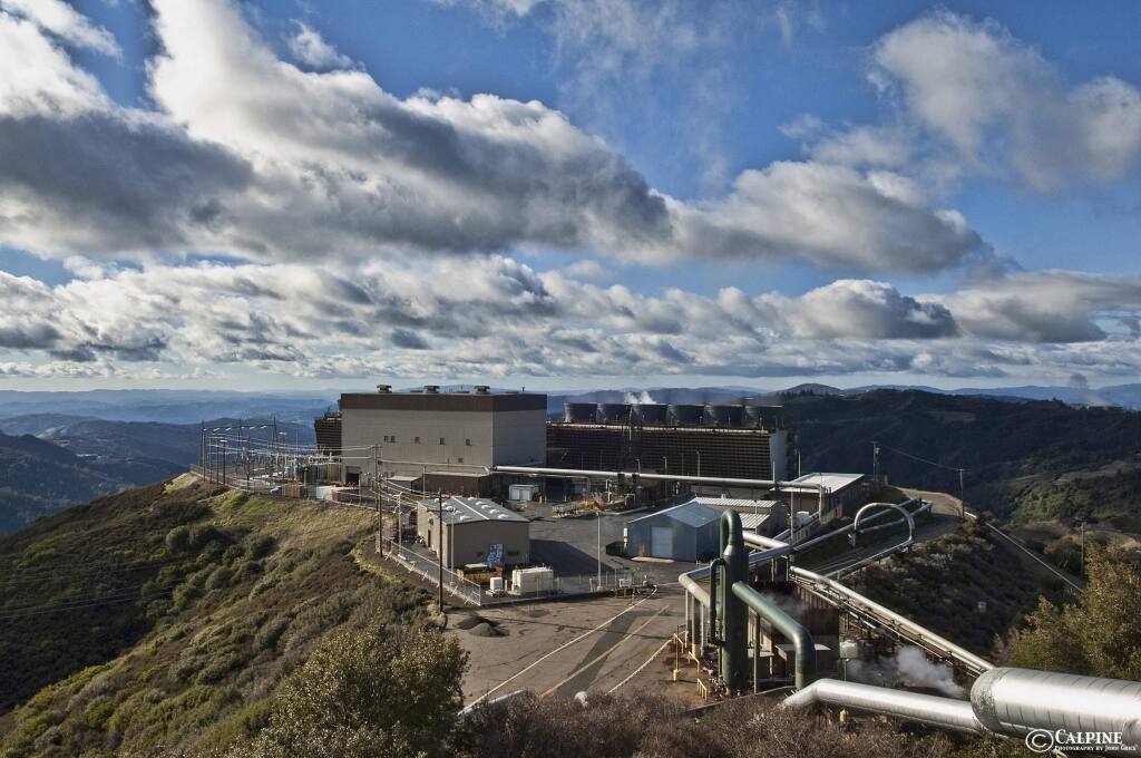 Photo of Sonoma U-3 geothermal power plant at The Geysers. (courtesy of Calpine Corporation)