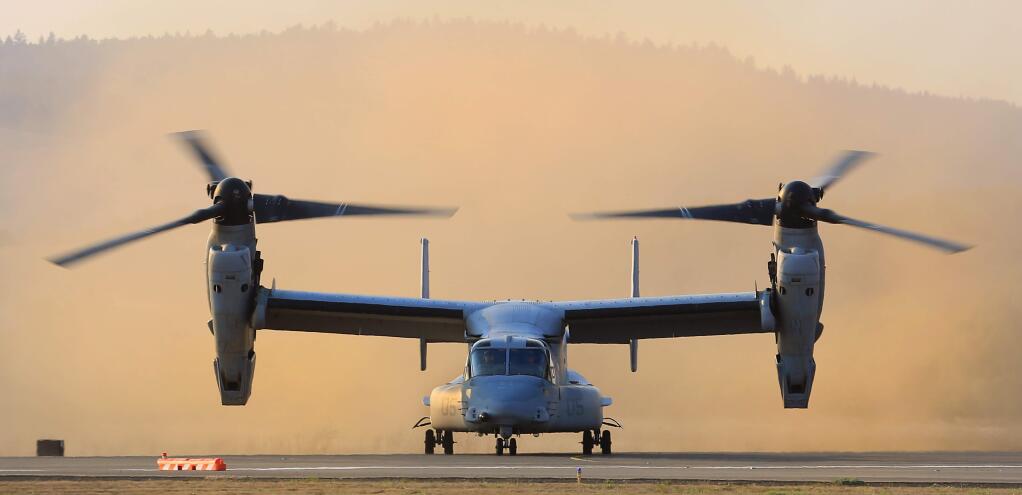 A V-22 Osprey lands at the Charles M. Schulz-Sonoma County Airport. (KENT PORTER/ PD FILE)