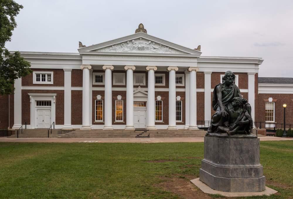 University of Virginia (STEVE HEAP/ WWW.SHUTTERSTOCK.COM)