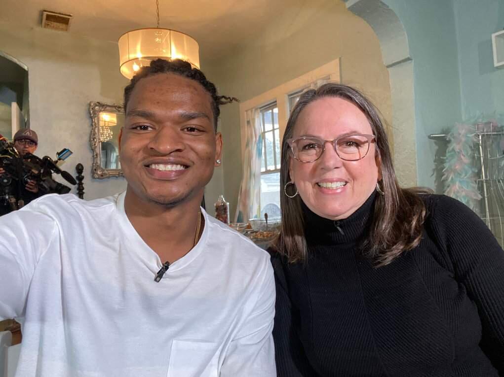 Jamal Hinton and Wanda Dench in a 2019 photo. (JAMAL HINTON/ TWITTER)