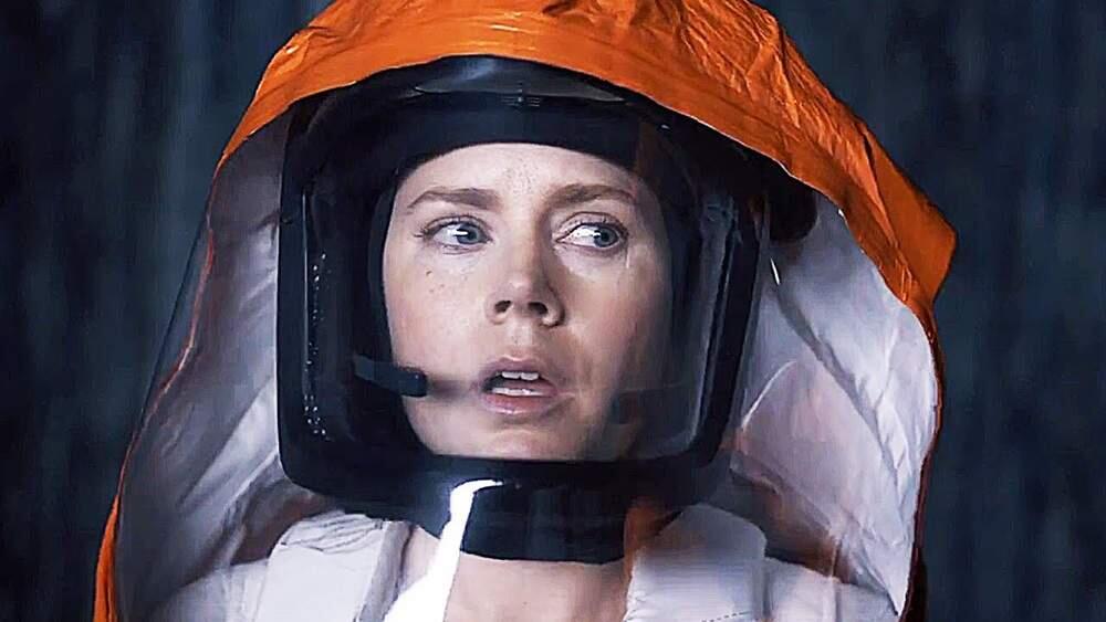 Amy Adams delivers in 'Arrival.'