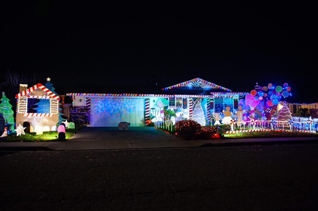 1292 St. Francis Drive on the Petaluma 2018 City of Lights Driving Tour. ANDREW GOTSHALL/FOR THE ARGUS-COURIER