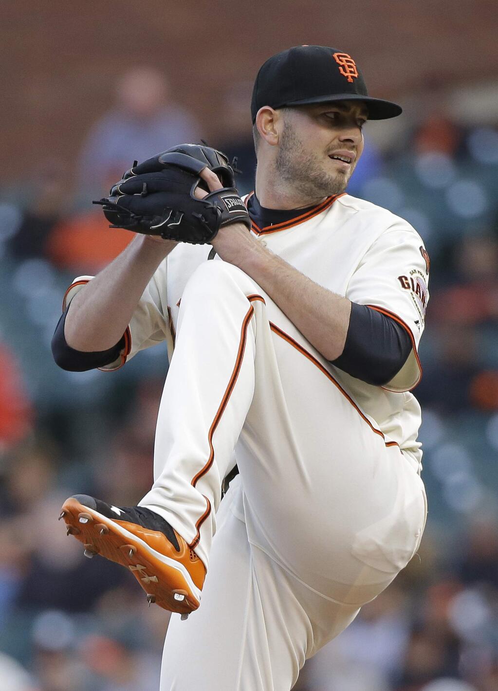 San Francisco Giants starting pitcher Chris Heston throws against the Atlanta Braves in the first inning of their baseball game Thursday, May 28, 2015, in San Francisco. (AP Photo/Eric Risberg)