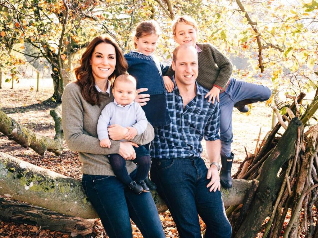 The photograph, taken by Matt Porteous, shows The Duke and Duchess of Cambridge with their three children at Anmer Hall. (Kensington Palace / Twitter)