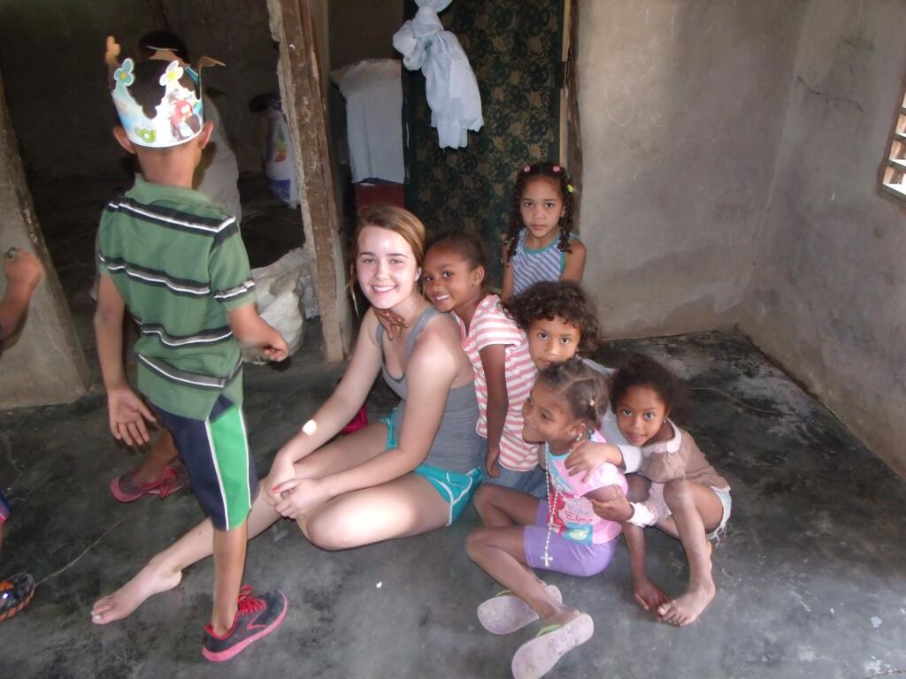 Makenna Mattei, 17, on a service trip in Los Pinos, Dominican Republic in March 2016. (Photo courtesy of Makenna Mattei)