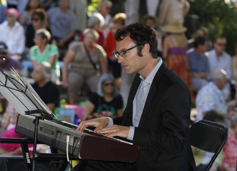 Adam Schulman performing as part of the Sonoma Jazz Society summer series in 2015.